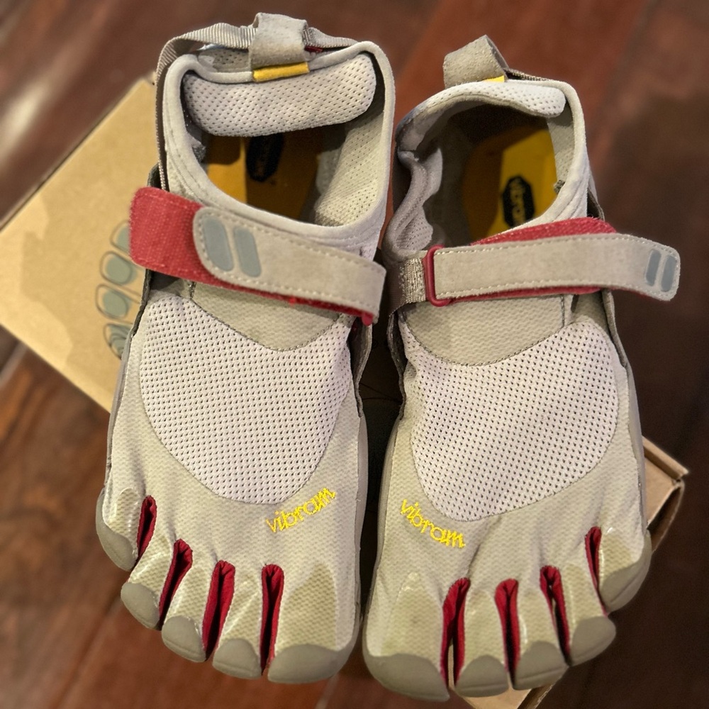 Vibram Five Fingers Women’s Champagne/Red Treksport Shoes, 42